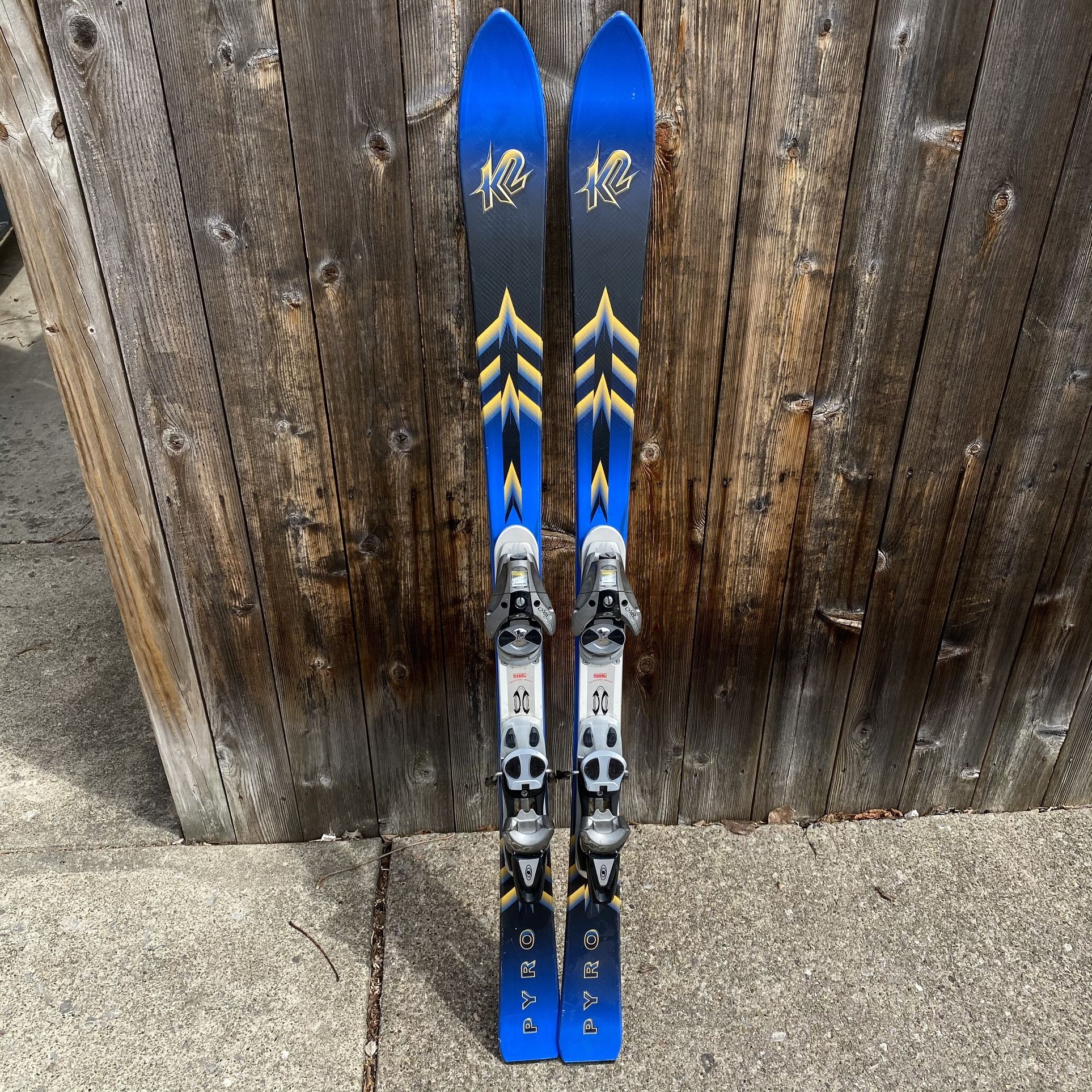 K2 Pyro Snow Skis With Salomon S850 Bindings 58”