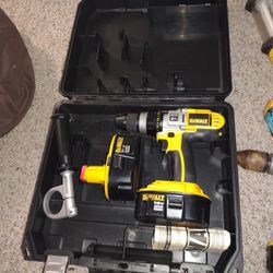 Hammer Drill Set 18v And A Extra Hammer Drill