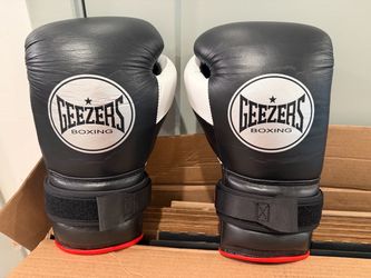 Geezers HALO boxing gloves 12 oz like new