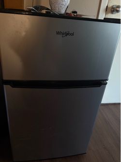 Whirlpool mini fridge
