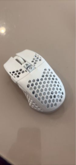 White wireless gaming mouse