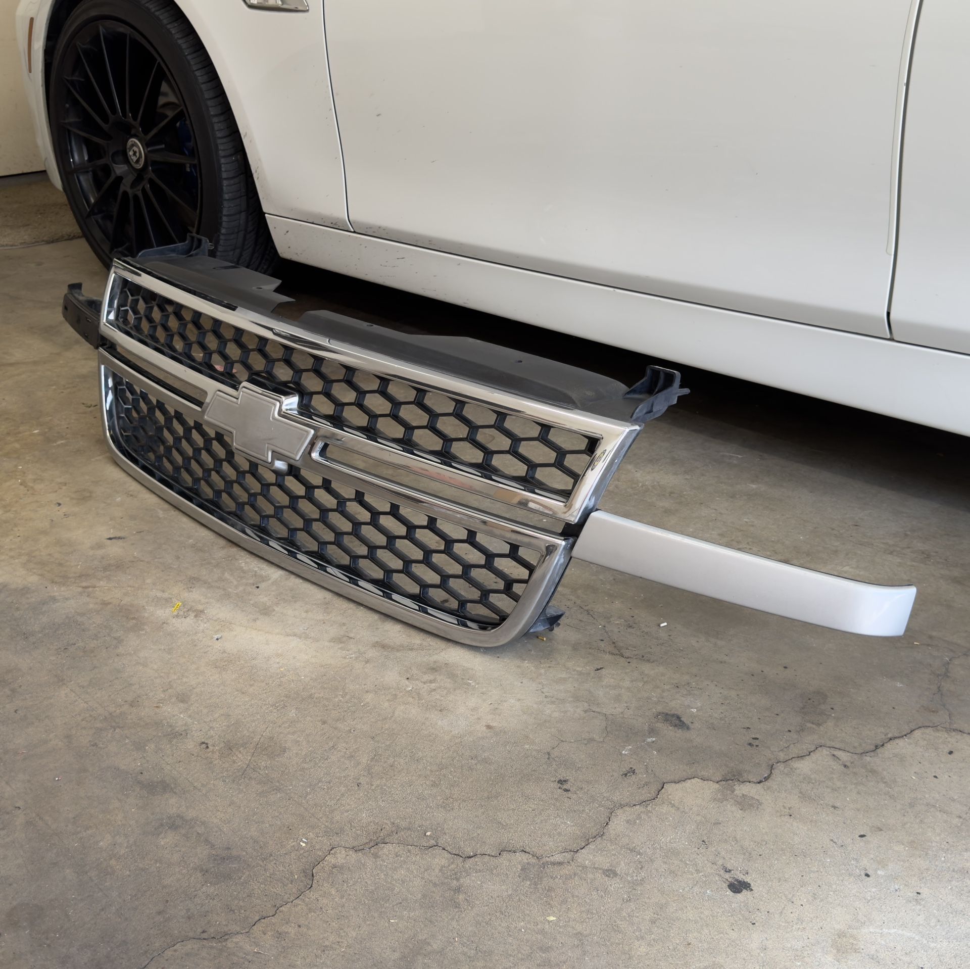 2006 Silverado HD Grill 05 06 Chevy Truck 07 Chevrolet SS 2007 Parts