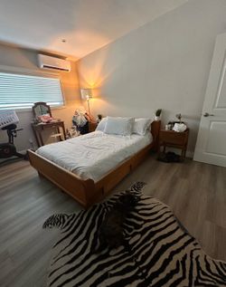 Mid-century modern queen size bedframe for free
