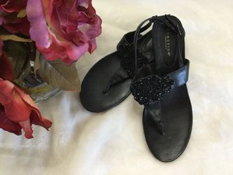 REACTION...Kenneth Cole Sandal