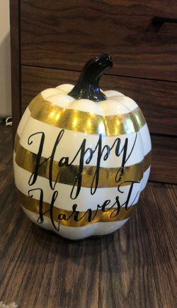 Happy harvest pumpkin