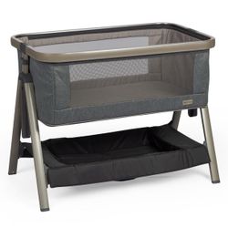 Baby Bassinet with Storage Shelf