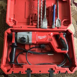 1/2 HALF INCH  ELECTRICAL JACK HAMMER AND ROTOR HAMMER, IT’S STILL NEW, IN GREAT CONDITION. iT iNCLUDES ALL BiTS YOU SEE ON PICTURES.