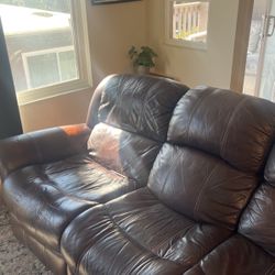 Couch With Electric Recliners On Each End