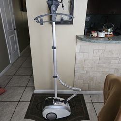 Standing Garment Steamer