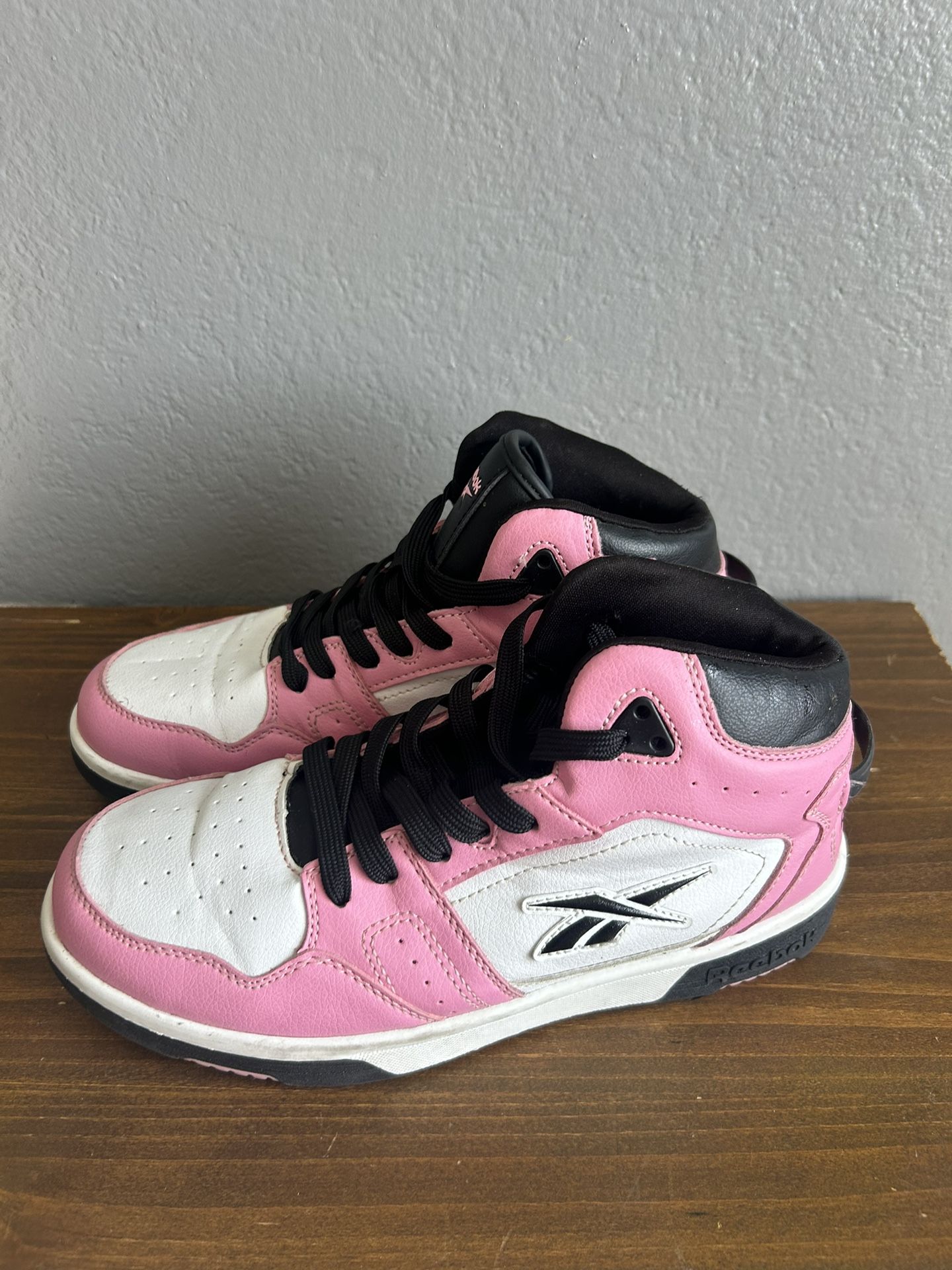 Shoes  Reebok size 6 
