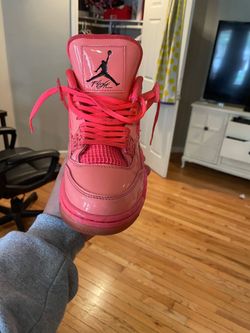 Hot punch Jordan fours size 8.5
