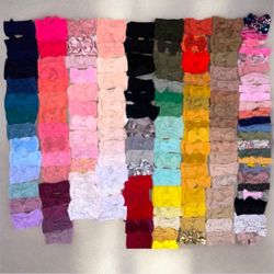 Baby girl 153 bow lot selling all together different colors & designs/ 153 total vendo todo junto