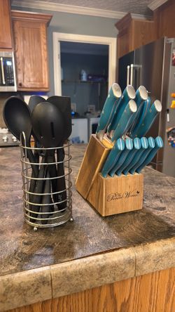 Kitchen knife set and cooking silicone utensils