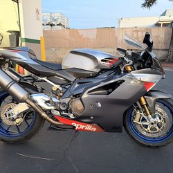 2004 Aprilia Rsvr