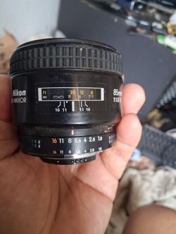 Af nikkor 85mm lens