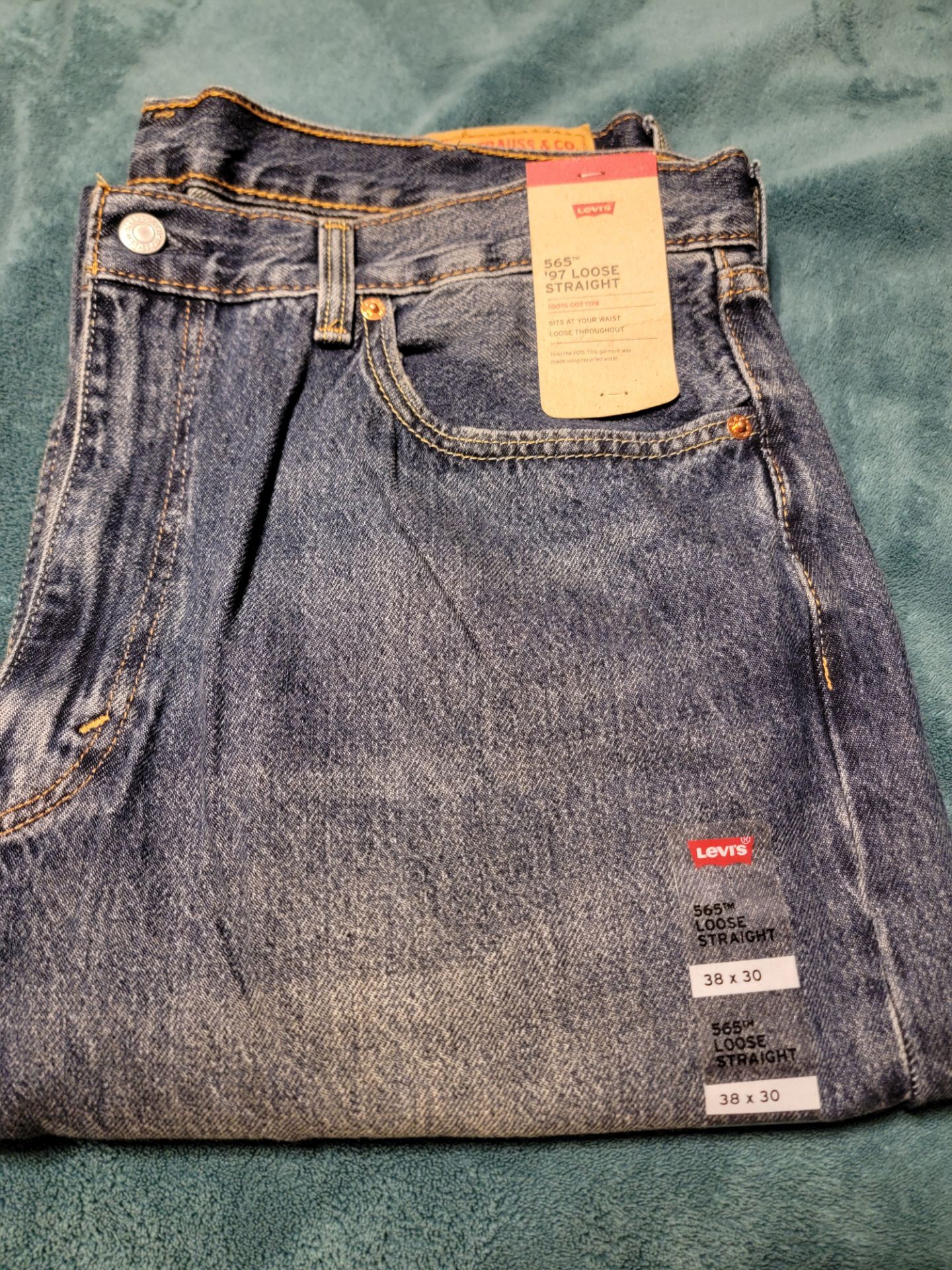 Levi’s 559 Loose Straight Jeans – Size 38x30