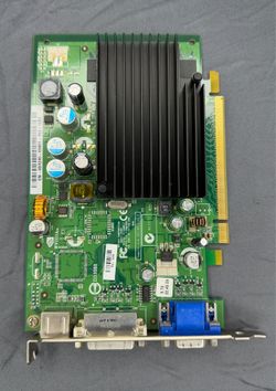 Dell NVIDIA GeForce 7300 LE 128MB DDR2 PCIe x16 Graphics Card DVI VGA Tested