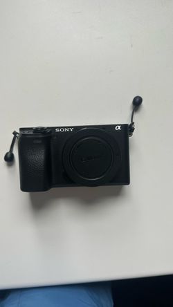 Sony A6400 + Sigma 16mm f/1.4 DC DN