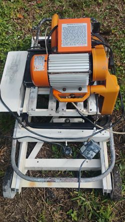 Tile wet saw