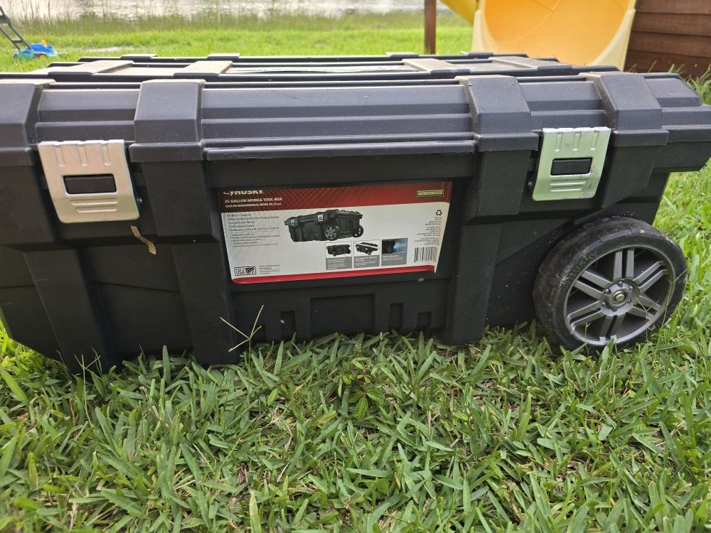Husky 25 Gal Rolling Tool Box