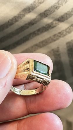 Vintage 14k Gold Filled/Laying Gold Ring With Great Gemstone
