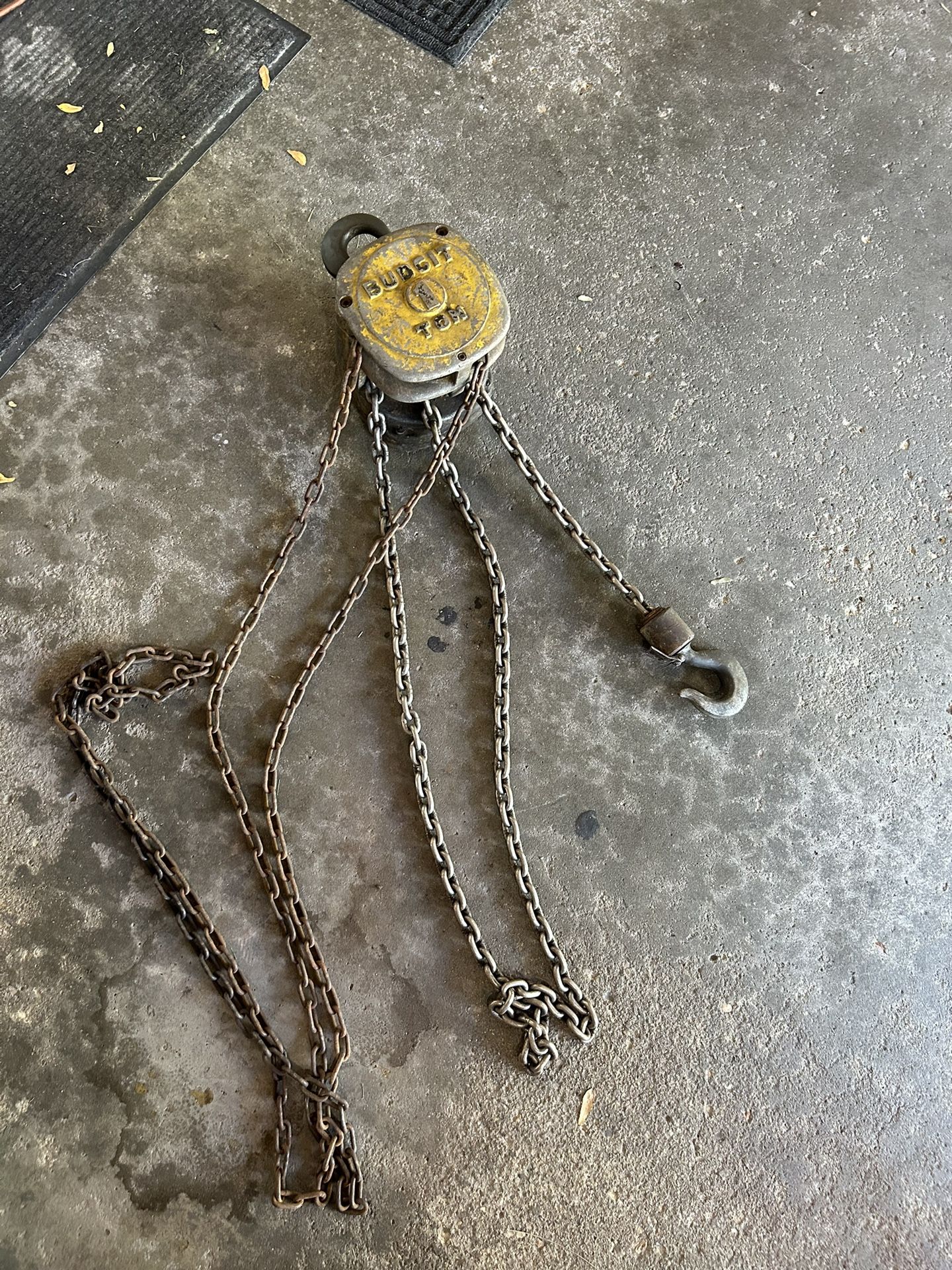 1 Ton Hoist In Good Working Condition