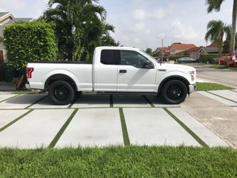 Ford F-150 2016 título limpio