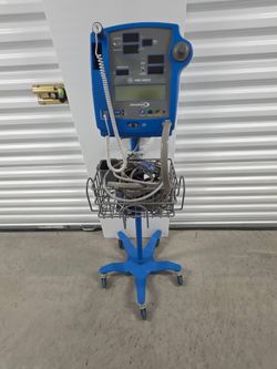 GE Dinampm DP410N-en vital signs monitor Blood pressure machine
With stand.