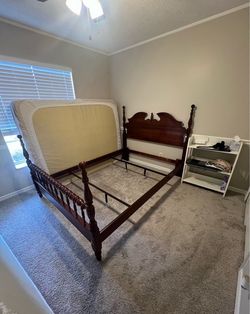 Solid Mahogany Wood Queen Frame