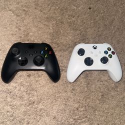 2 Xbox Elite Controllers