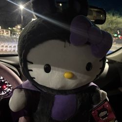 Hello Kitty Halloween Greeter 