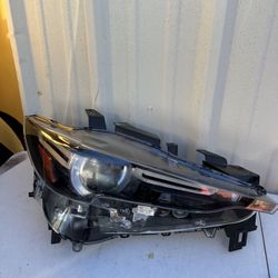 2017-2020 Right Front Highlights Mazda CX-5