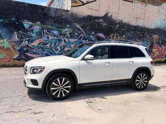 2023 MERCEDES-BENZ GLB 250 | ONLY 21K MILES | PANORAMIC ROOF | EXCELLENT CONDITION