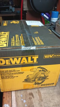 DeWalt Saw No Battery
