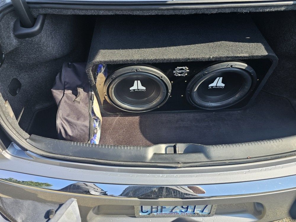 2 12 Inch Jbl And Rockford Fosgate Amp And Distribution Block