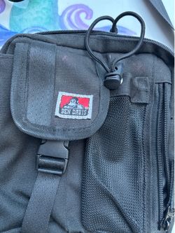 Ben Davies black sling purse $15