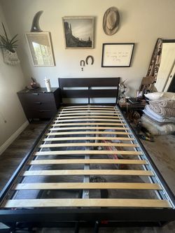 Full Size Bed Frame / Side Dresser