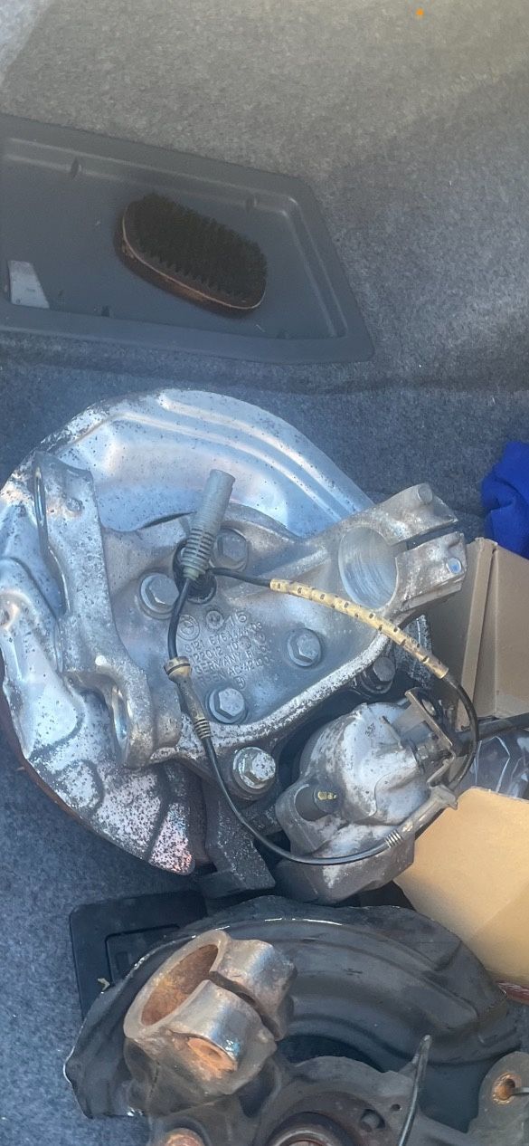 Passenger Front Spindle BMW 2011 328i