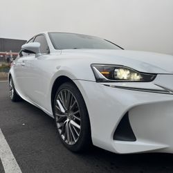 2017 Lexus IS 200t