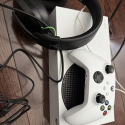 Xbox Series S & Headset $200