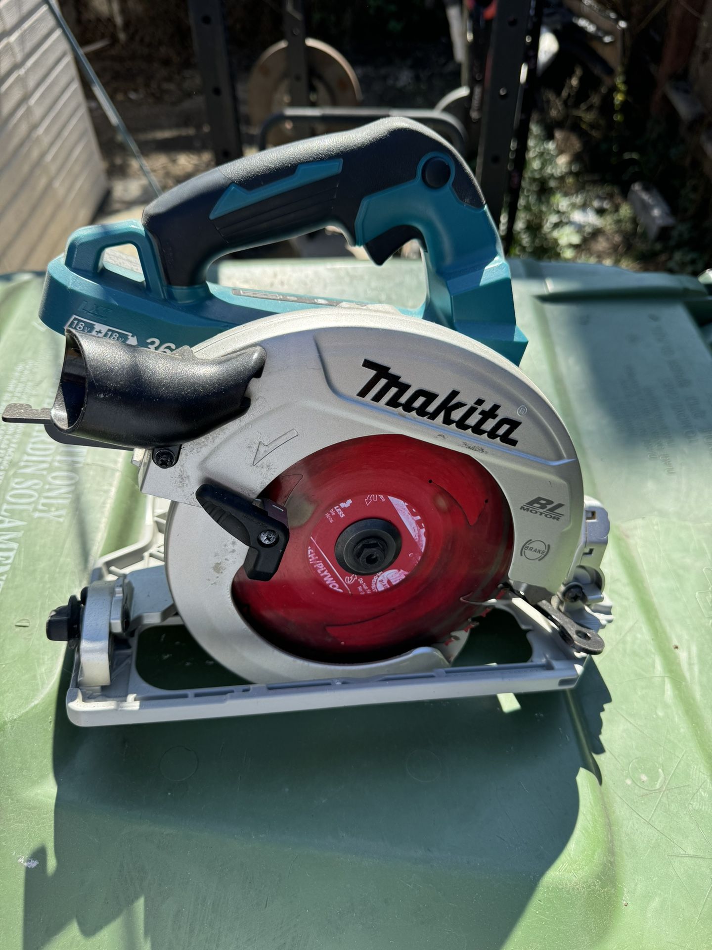 Makita XSH08 36V Circular Saw