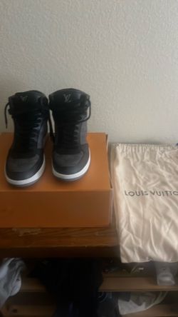 Louis Vuitton Rivoli Monogram size 9.5 men