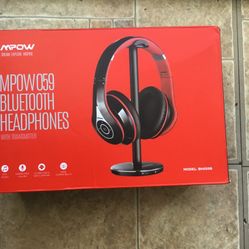 Bluetooth Headphones .