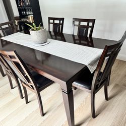 Dining Table & Chairs