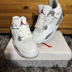 Jordan 4 Oreo Size 7W Women’s Sneakers