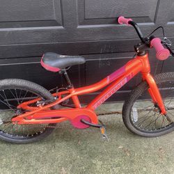 CANNONDALE MOUNTAIN BIKE