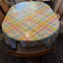 (6) Chairs Dining Table 