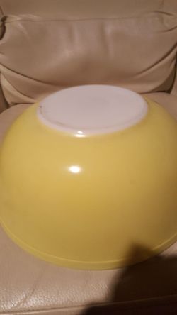 Pyrex Mixing bowl