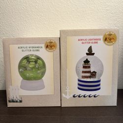 Cracker Barrel Acrylic Hydrangea Lighthouse Glitter Globes