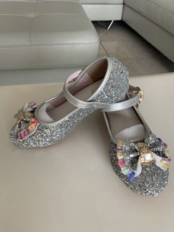 Girl heels size 2. My Daughter Wore Them For One Presentation Only.